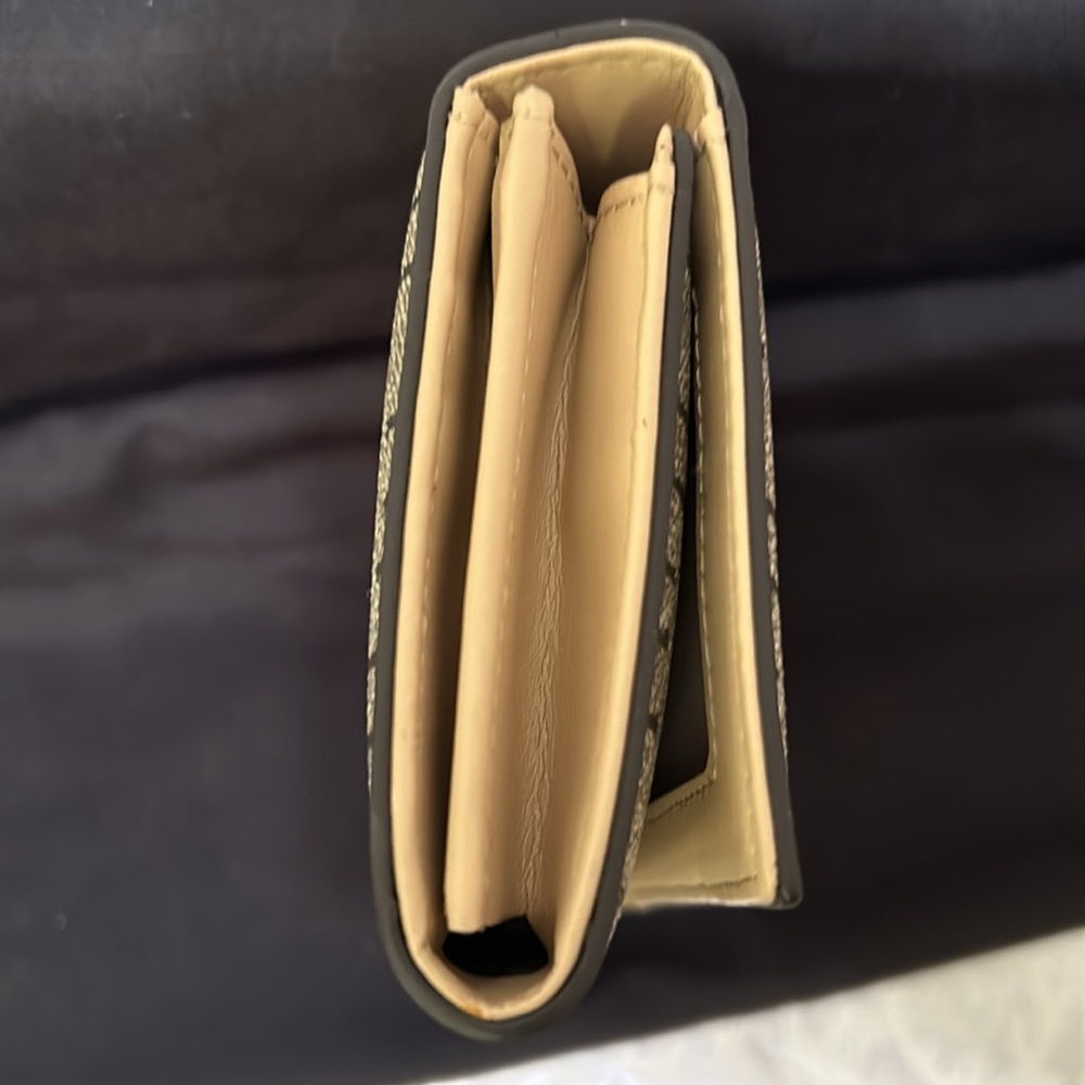 Wallet - Picture 3 of 10